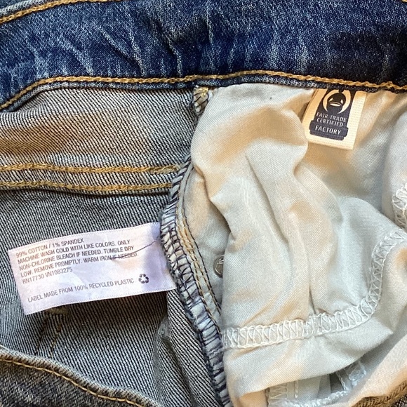 NWT Universal Thread Barrel Jeans * Medium Wash* 2 - Picture 6 of 6